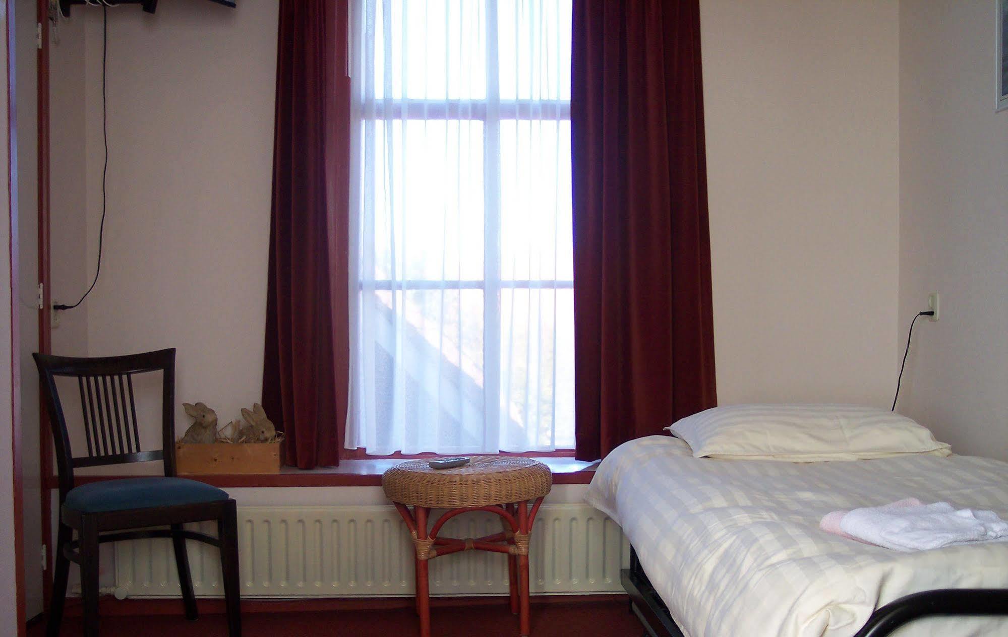 Hotel De Gouden Klok 2*